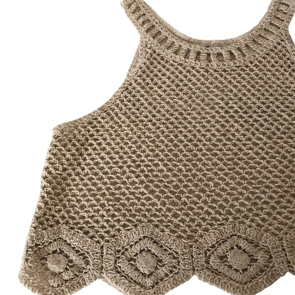 CUPSHE Beach Top Cover Crochet in Natural Colour  and Floral Detail - Picture 7 of 16